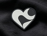 Étiquette en silicone personnalisée, logo en caoutchouc de dessin animé, patch moulé pour sacs et bagages