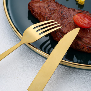 Ensemble de couverts en acier inoxydable 24 pièces avec manches en plastique finition dorée pour table à manger - Product Image 4