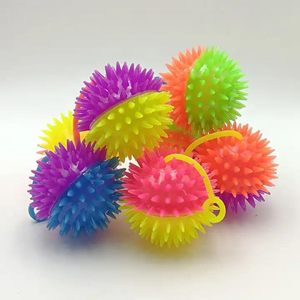 Jouet à mâcher interactif pour chien en forme de pastèque, pour chiots, chiens de petite, moyenne et grande taille, entraînement à la mastication, nettoyage des dents et activités ludiques - Product Image 1