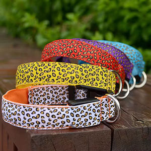 Collar de Gato LED Ajustable con Diseño de Leopardo, Moderno, de Poliéster Estampado, Venta al Por Mayor del Fabricante - Product Image 2