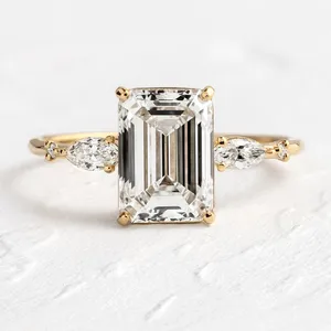 Custom Jewelry Trendy Ladies Rings Emerald Cut Gold Plated Crystal Cubic Zirconia Women Promise Wedding 925 Sterling Silver Ring