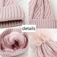 Cappello Beanie Vintage Caldo Lavorato a Maglia con Risvolto a Costine, Patch in Finta Pelle Jacquard Personalizzato con Pompon, Ideale per Escursioni e Uso Casual