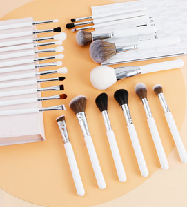 ชุดแปรงแต่งหน้าขนแพะ 24 ชิ้น ด้ามไม้สีขาว แปรงปัดแป้ง แปรงรองพื้น แปรงเบลนด์รอบดวงตา แปรงแต่งหน้าสำหรับศิลปิน ชุดแปรงครบชุด - Product Image 2