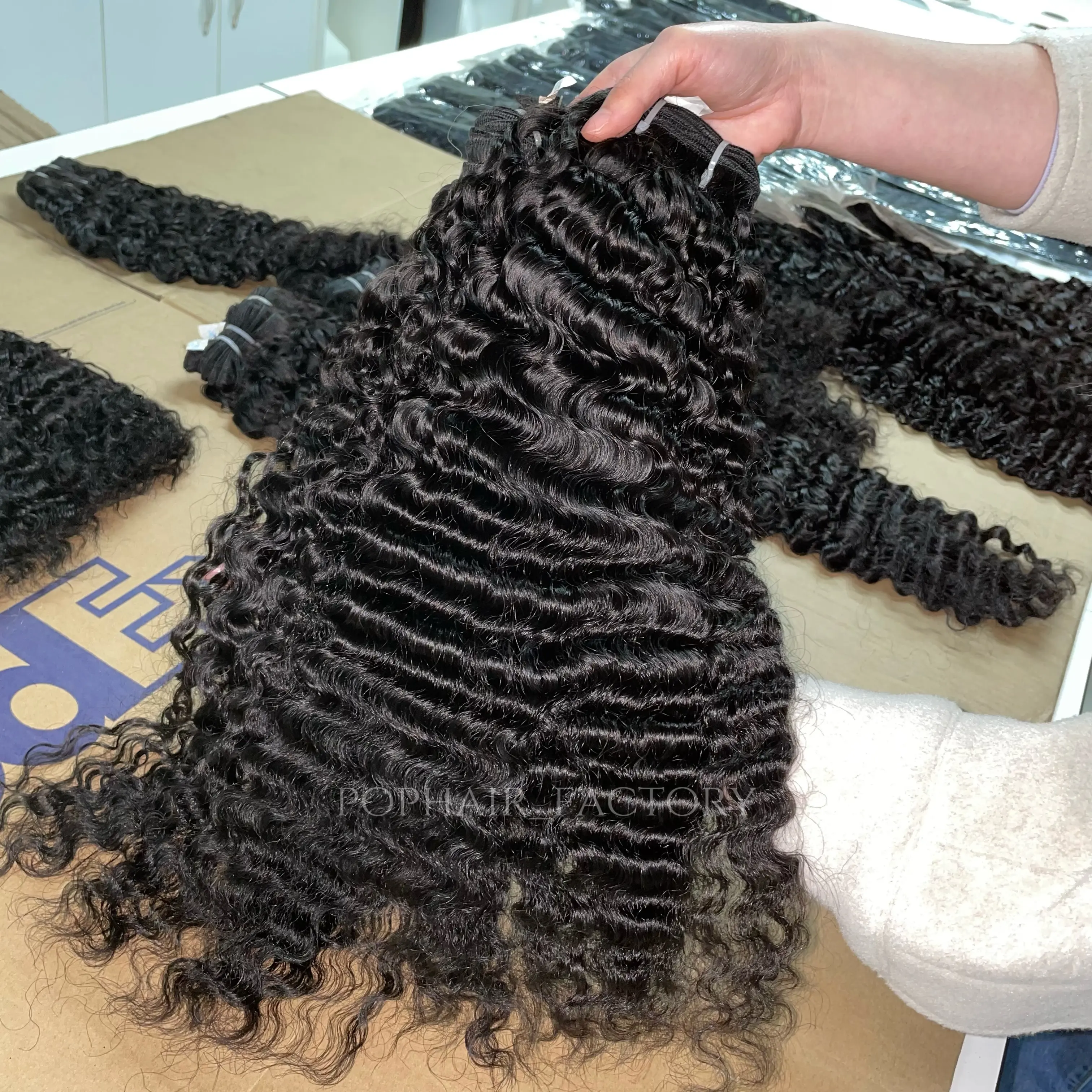 도매 자연 물결 모양의 원시 인모 번들 확장 화려한 염색 머리 전세계 배송 원시 베트남 머리