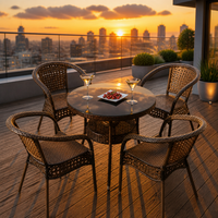 Ensemble de salle à manger d'extérieur moderne en rotin 5 pièces, meubles de patio en osier PE avec table ronde en verre et 4 chaises pour jardin et balcon