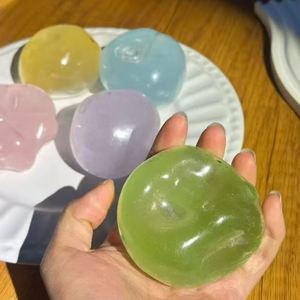 ลูกบอลน้ำมันมะพร้าวบีบเล่นคลายเครียด ของเล่นเสริมประสาทสัมผัส ของขวัญวันเกิดสำหรับผู้ใหญ่และเด็ก บรรเทาความวิตกกังวล - Product Image 1