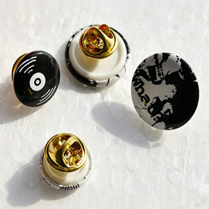 Pin <span class=keywords><strong>de</strong></span> Solapa Promocional Redondo <span class=keywords><strong>de</strong></span> Metal con Botón Magnético Personalizado, Tema 'Buscando Mamá <span class=keywords><strong>en</strong></span> España', para Eventos, Regalo Creativo para Madres - Product Image 3