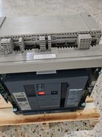 Masterpact MT16H2 3P 1000V Uimp 12kV 2200 440V 100A 480 690V 85A Micrologic 2.0A Serie Masterpact PLC