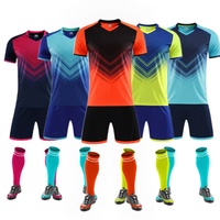 Combinaison de football unisexe de haute qualité avec logo personnalisé Nouveau design Maillot de football Ensemble de vêtements unis à des prix abordables pour adultes et enfants