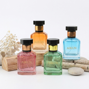 Aikun Coffret de parfum 100ml en verre carré, parfum personnalisé longue durée, faible MOQ, logo par transfert d'eau, pour startups de marques - Product Image 3