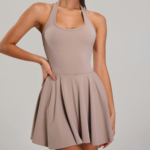 Vêtements de sport de haute qualité pour la salle de sport, robe de sport ajustée à séchage rapide, robe de tennis tendance pour femmes, style halter - Product Image 5