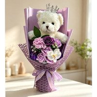 Coffret Cadeau de Bouquet de Roses Artificielles et Ours en Peluche Écologique Fait Main pour la Saint-Valentin 2026 – Vente en Gros
