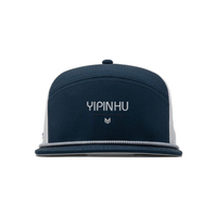 Casquette de golf personnalisée en gros à 6 panneaux, à visière plate, découpée au laser, perforée, imperméable, casquette de sport snapback avec logo brodé 3D personnalisé
