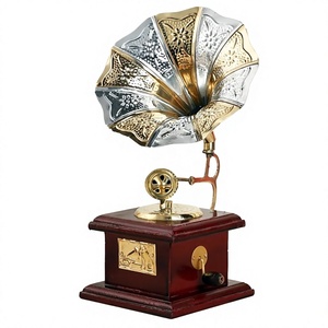 Gramophone antique en laiton, objet décoratif, lecteur de musique vintage, ornement de table rétro pour la maison, le salon ou le bureau - Product Image 1