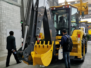 Chargeuse-<span class=keywords><strong>pelleteuse</strong></span> compacte XC8-S2570 avec attache rapide hydraulique prête pour la <span class=keywords><strong>location</strong></span> et les travaux d'infrastructure - Product Image 4
