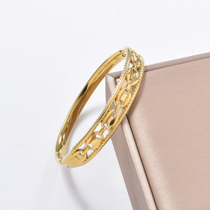Fashion radiant sleek carved outer frame hollow oval link chain durable stylish customizable polished 18k gold <b>bangle</b> <b>bracelet</b> - Product Image 1