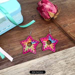 Boucles d'oreilles tissées Boucles d'oreilles géométriques tressées en fibre de coco faites à la main pour femmes Uionen 1079 - Product Image 5