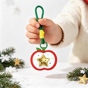 Porte-clés de Noël mignon en cuir PU, motif dessin animé (chaussette, sapin, renne, pomme), breloque de sac, cadeau de Noël pour femmes et enfants - Product Image 3