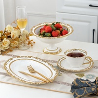 Service de table de luxe en céramique de style palais européen, service de dîner turc en porcelaine à fleurs dorées en relief