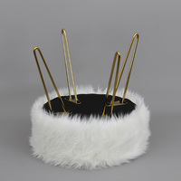Pouf ottoman blanc personnalisé de petite taille, repose-pieds de chambre à coucher en fausse fourrure, ottoman français doré
