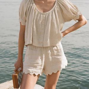 ชุดผ้าลินินสำหรับฤดูใบไม้ผลิและฤดูใบไม้ร่วง ชุดลำลองสำหรับผู้หญิง เสื้อแขนสั้นสีพื้น กางเกงขาสั้น ชุดสองชิ้น เสื้อผ้าผู้หญิง - Product Image 2