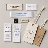 Étiquettes suspendues OEM en carton recyclé imprimées sur satin, lavables, durables, pour l'identification textile, avec logo de marque, étiquettes professionnelles