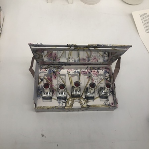 Juego de 5 labiales en tubo dorado, los más vendidos al por mayor de fábrica, en caja de regalo, de alta calidad, preferidos en Europa y América - Product Image 2