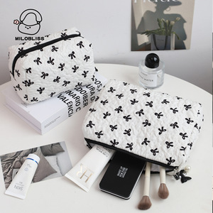 <span class=keywords><strong>Bolsa</strong></span> <span class=keywords><strong>de</strong></span> almacenamiento multifuncional <span class=keywords><strong>de</strong></span> gama alta exclusiva <span class=keywords><strong>de</strong></span> <span class=keywords><strong>Amazon</strong></span>, <span class=keywords><strong>bolsa</strong></span> <span class=keywords><strong>de</strong></span> cosméticos con lazo plisado <span class=keywords><strong>de</strong></span> gran capacidad, hecha <span class=keywords><strong>de</strong></span> algodón para comenzar - Product Image 2