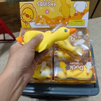 Nouveau Jouet Squishy en forme de petit canard jaune, bloc de construction fait main, jouet à presser avec son craquant