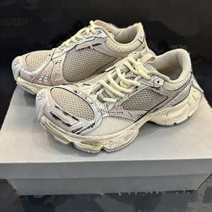 Sneakers Track 3.0 di Qualità con Luci LED per Uomo e Donna, Scarpe Sportive da Corsa, Sneakers LED Track 3.0 Retrò - Product Image 2