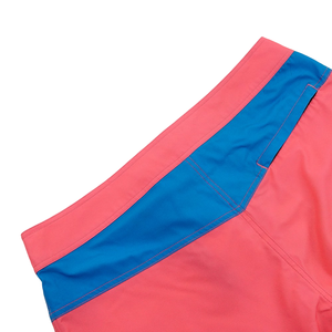 Shorts de plage tendance pour hommes, durables et à séchage rapide, avec poches fonctionnelles pour le surf et les vacances tropicales - Product Image 2
