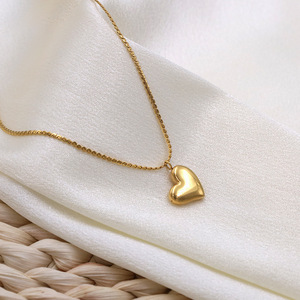 Heart Pendant Necklace Gold Titanium Steel Clavicle Chain Unisex Everyday Wear - Product Image 3