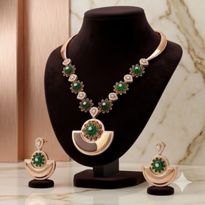 Conjunto de Collar Floral Verde con Oro Rosa Italiano de Plata 925 y Pendientes a Juego, Joyería de Diseño para Mujer - Product Image 2