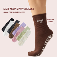 Chaussettes de yoga et de Pilates antidérapantes en coton brodé sur mesure pour femmes, idéales pour la barre - Vente en gros OEM