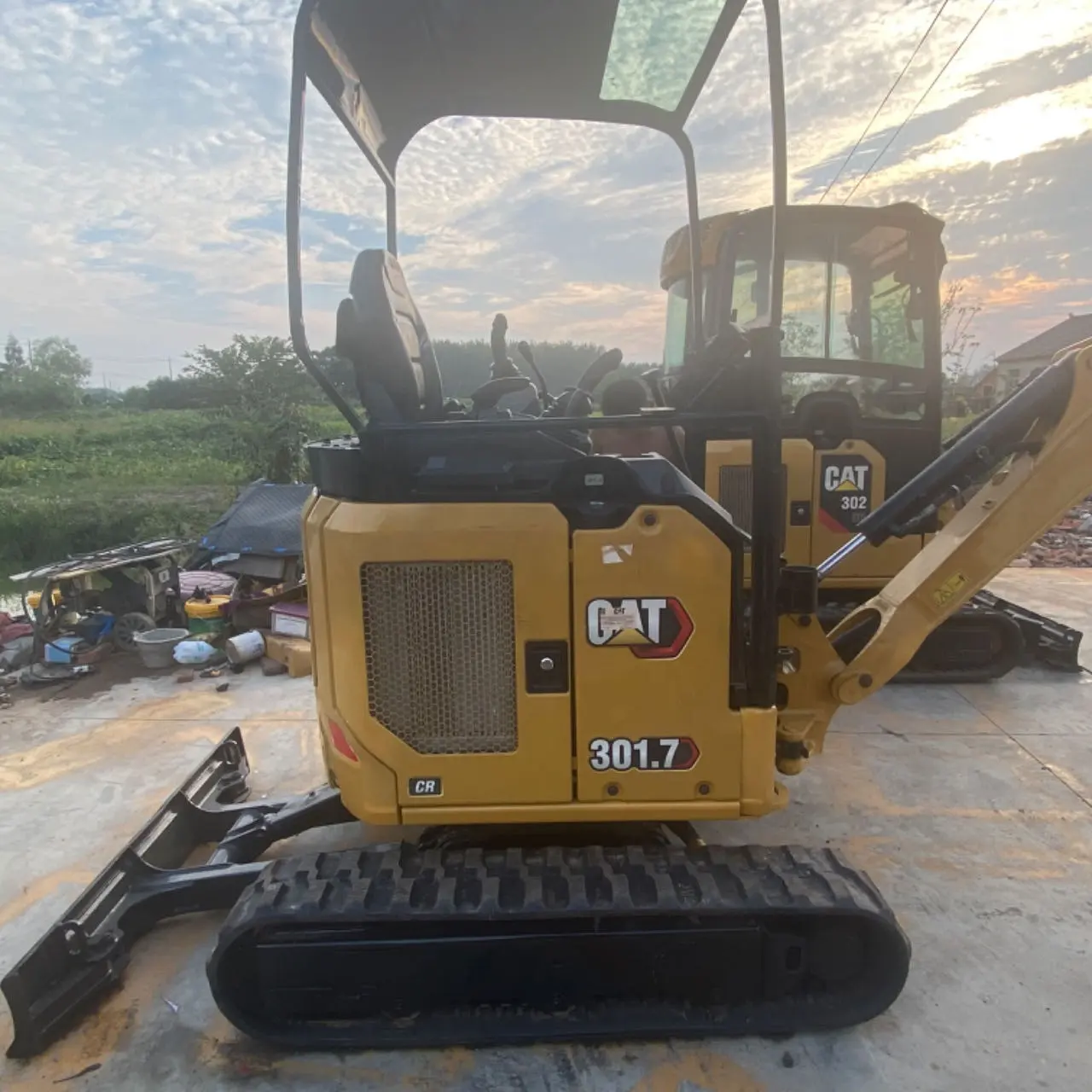 Used CAT301.7 crawler excavator Used Cat Original Japan hot sale high quality mini cat 301.7/302/303/305excavator for sale