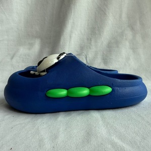 Pantofole per bambini con cartoni animati, blu, in PVC, antiscivolo, estive, slip-on, punta tonda, unisex, 13-24 mesi, larghezza media - Product Image 4