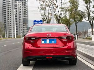<span class=keywords><strong>Mazda</strong></span> 3 <span class=keywords><strong>Sportiva</strong></span> Usata 2016 Comfort Automatica 1.5 con Telecamera Posteriore Pneumatici R16 Sedili in Tessuto Scuro Guida a Sinistra Benzina per Guida Divertente - Product Image 3