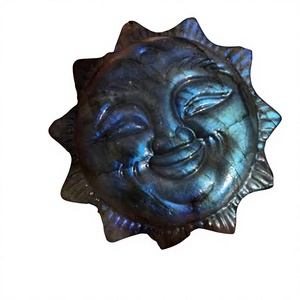 Cabujón de Labradorita Natural Tallado con Rostro de Sol y Destello Azul para Fabricación de Joyas al por Mayor - Product Image 1