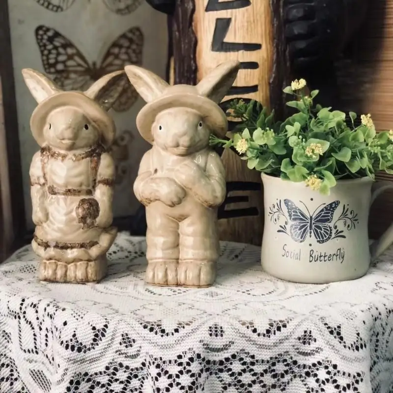 세라믹 동물 인형 장식품 레트로 커플 토끼 동상 세라믹 홈 장식 조각과 동상 수제 Artware 선물
