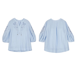 <span class=keywords><strong>Camicia</strong></span> da <span class=keywords><strong>donna</strong></span> di fascia alta Chic in raso blu ricamata floreale a trama vuota larga traspirante alla moda estiva - Product Image 2