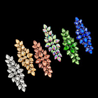 Appliques à coudre en strass faits à la main en gros, motif floral 3D, pour la décoration des vêtements, accessoire de vêtement DIY