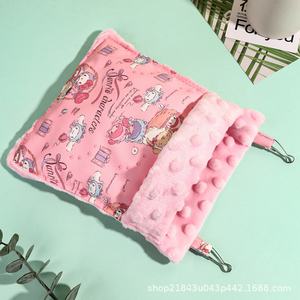 Honeybag Sac de couchage suspendu pour animaux de compagnie en velours douillet, anti-morsure, en coton, avec motifs de branches fleuries, pour hiver et été, type nid de souris et sac de couchage en pin - Product Image 6