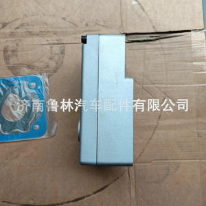 Tête de cylindre de compresseur d'air Sinotruk MAN 07 818V54100-7070 Pièces de compresseur industriel Sinotruk Shandeka T7 T5G - Product Image 1