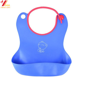 Babero de silicona para bebé con asa tipo arco, accesorio de alimentación impermeable sin Bpa para niños de 0 a 6 meses, estampado de dibujos animados - Product Image 5
