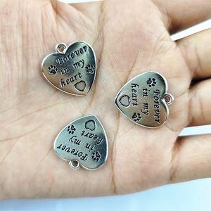 Ciondoli a Cuore 20x21mm con Scritta 'Forever <span class=keywords><strong>in</strong></span> <span class=keywords><strong>My</strong></span> <span class=keywords><strong>Heart</strong></span>' per Gioielli Antichi, Collane e Bracciali <span class=keywords><strong>in</strong></span> Lega - Product Image 2