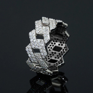 Anello Futuristico Punk da Donna, Gioiello Scintillante alla Moda - Product Image 1