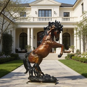 Grande Scultura Moderna in Metallo per Decorazione Giardino, Toro da Corrida in Ottone, Statua di Toro in Bronzo per Esterni - Product Image 3