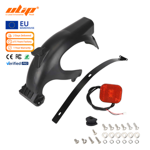 Ensemble de garde-boue arrière Max G2 avec feu arrière pour trottinette électrique Max G2, pièce de rechange pour garde-boue arrière Max G2, garde-boue arrière Max G2 - Product Image 1