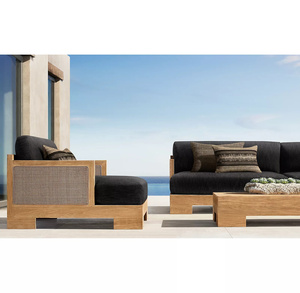 Ensemble de canapé en teck naturel avec coussins assortis aux angles géométriques, mobilier d'extérieur classique à larges lattes - Product Image 1