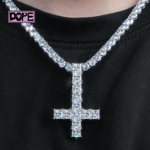 Pendentif Moissanite VVS S925 Silver Princess Cut Diamond <span class=keywords><strong>Tennis</strong></span> Upside Down Cross Charm Pendentif Moissanite personnalisé - Product Image 3